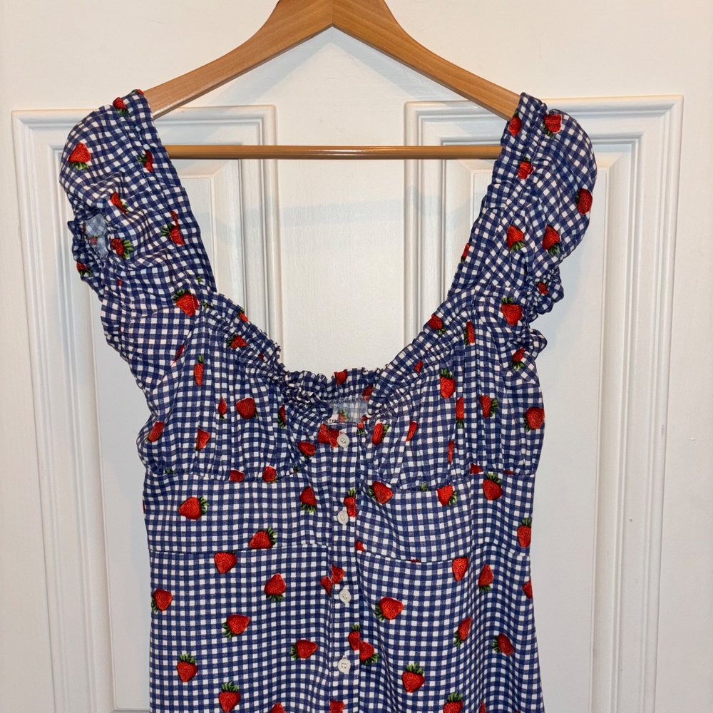 NEW Urban Outfitters Penelope Strawberry Gingham Button-Front Midi Dress Sz M/L - Picture 8 of 16